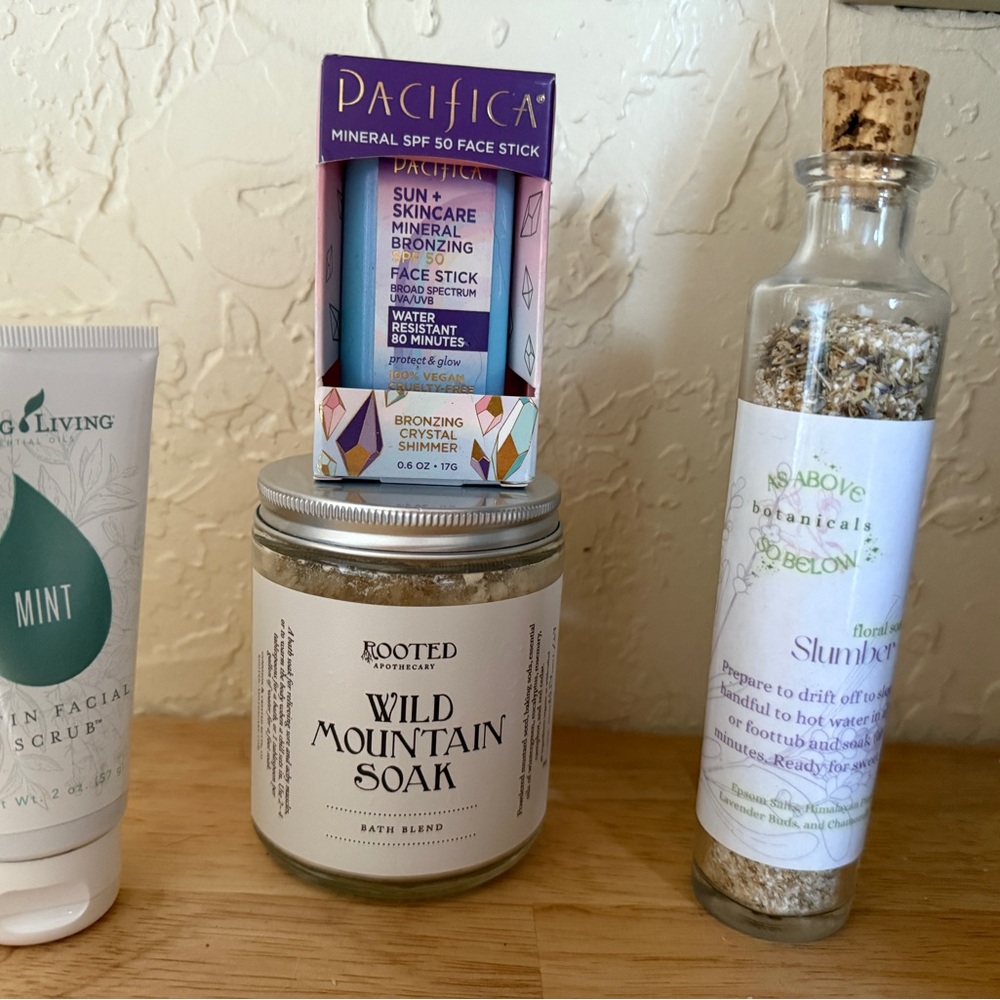 Luxury Skincare Products - Facial Srub, Soak Bath & Floral Blends, & Sunscreen